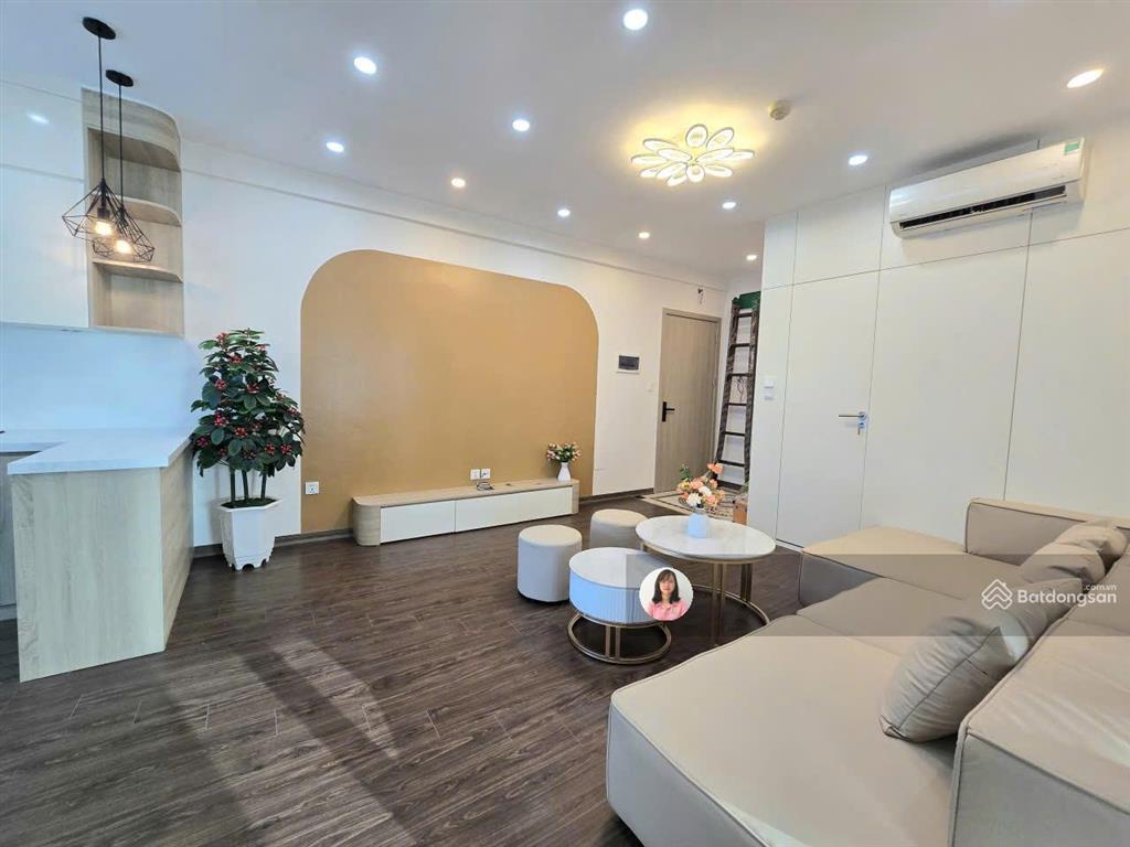 Bán căn 3 ngủ góc đẹp tòa 89 phùng hưng, sổ hồng lâu dài, nhà cực thoáng, full đồ sẵn ở