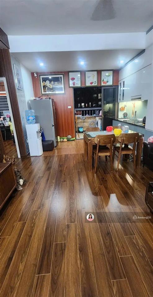 Mình bán căn hộ tầng trung tòa ct2 kđt xa la, ban công đông nam mát, không ồn, nội thất sẵn ở