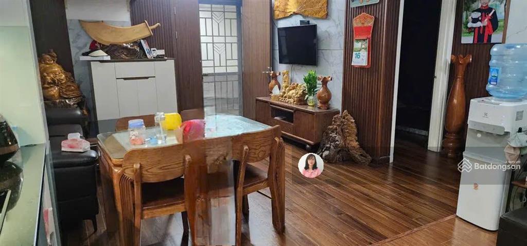 Mình bán căn hộ tầng trung tòa ct2 kđt xa la, ban công đông nam mát, không ồn, nội thất sẵn ở