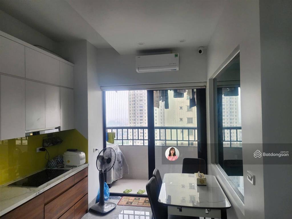 Mình bán căn góc 3 ngủ tòa nam xa la, hà đông, căn góc 84m2 nhà đẹp sẵn ở, full nội thất,có sổ