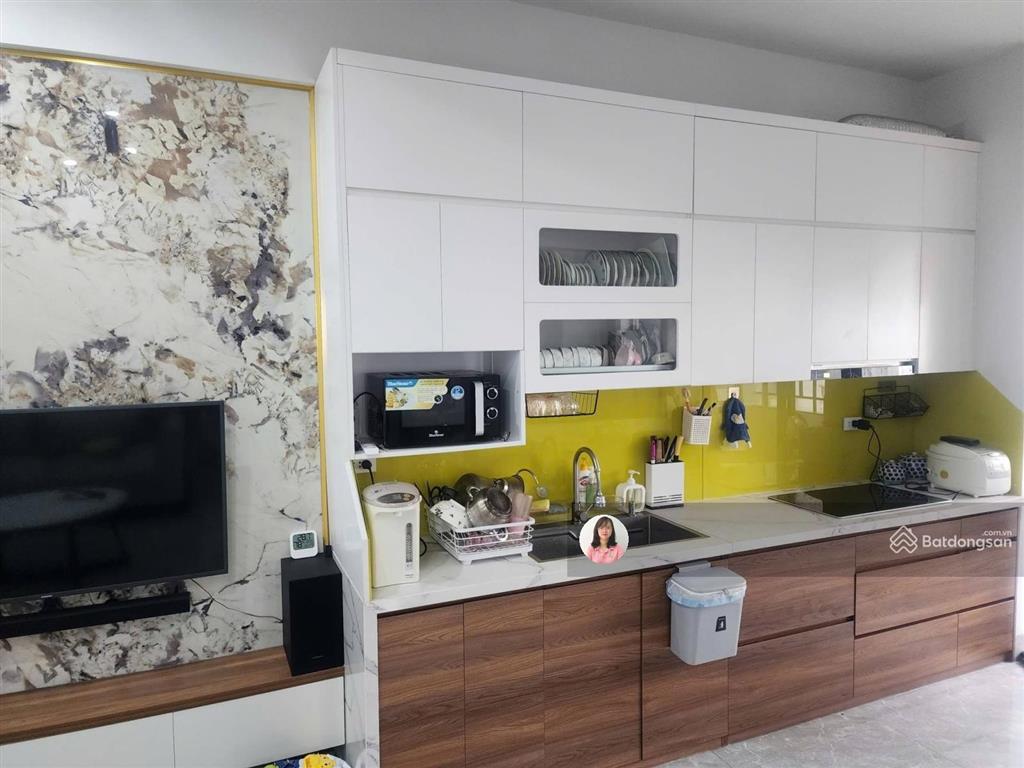 Mình bán căn góc 3 ngủ tòa nam xa la, hà đông, căn góc 84m2 nhà đẹp sẵn ở, full nội thất,có sổ