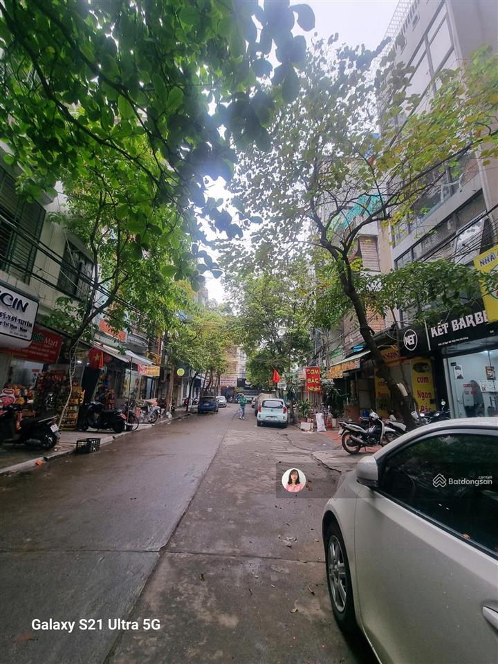 Chính chủ cho thuê nhà liền kề mỗ lao, cạnh tòa hồ gươm plaza, kinh doanh gì cũng tốt, đường rộng