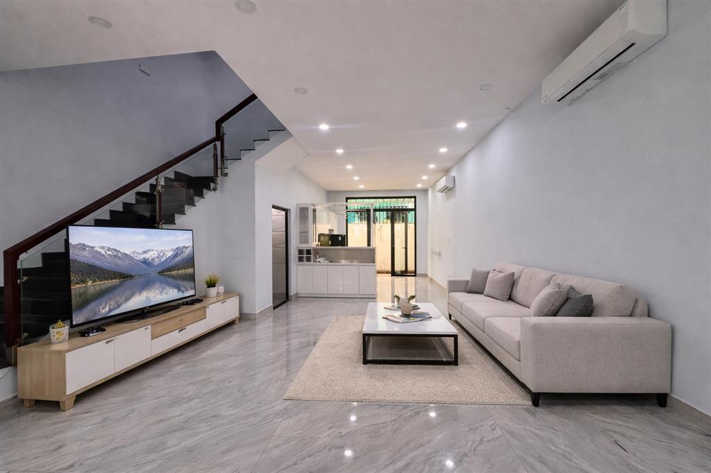 Cho thuê nhà lavila nguyên căn, mới, 34 phòng ngũ, giá 30 triệu, xem nhà dể 0909 499 ***