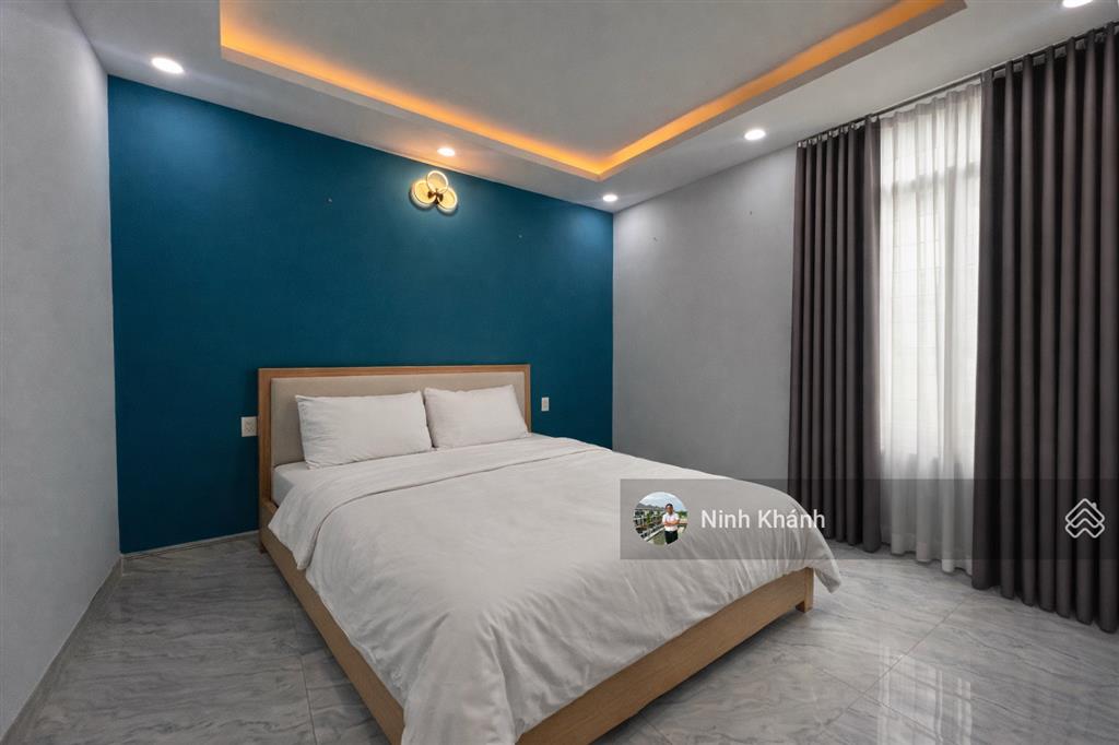 Cho thuê nhà lavila nguyên căn, mới, 34 phòng ngũ, giá 30 triệu, xem nhà dể 0909 499 ***