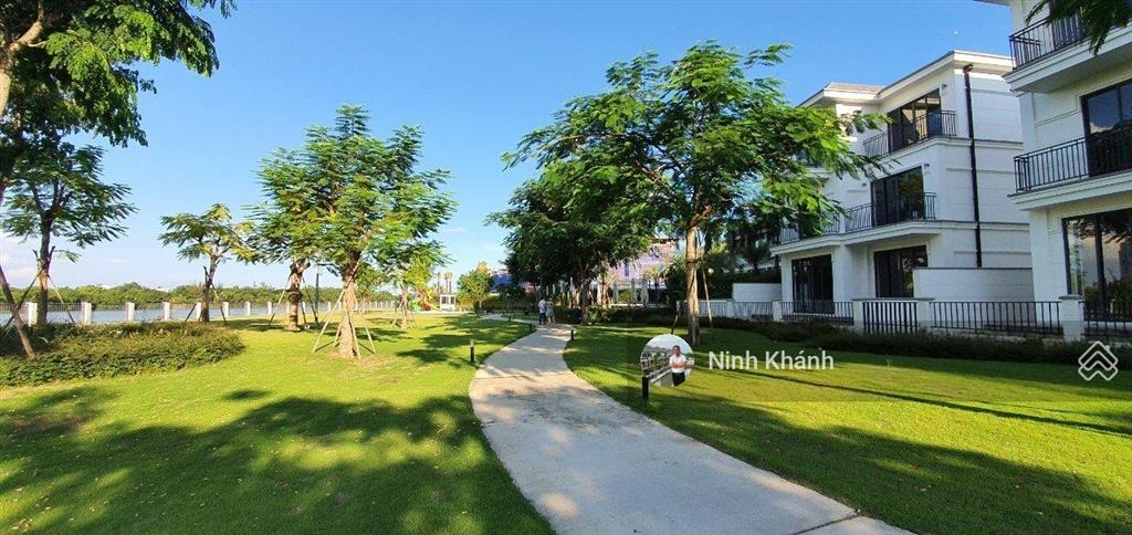 Kẹt tiền cần bán gấp căn biệt thự nine south 16,5 tỷ