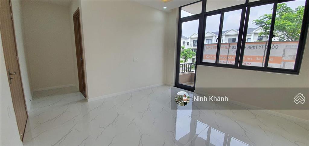 Chính chủ cần bán căn lavila nội thất cơ bản giá rẻ hơn thị trường 2 tỷ gọi ngay 0909 499 ***