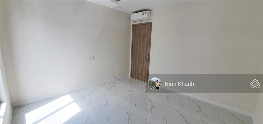 Chính chủ cần bán căn lavila nội thất cơ bản giá rẻ hơn thị trường 2 tỷ gọi ngay 0909 499 ***