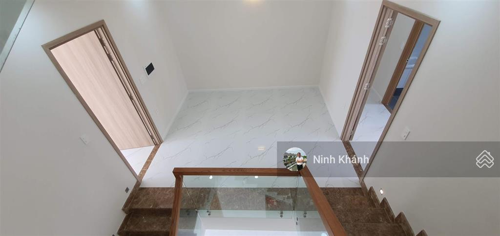 Chính chủ cần bán căn lavila nội thất cơ bản giá rẻ hơn thị trường 2 tỷ gọi ngay 0909 499 ***