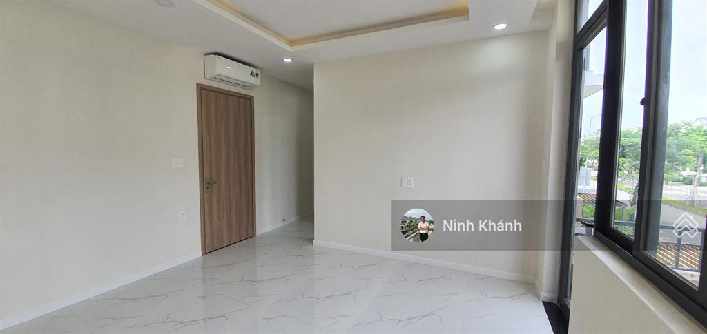 Chính chủ cần bán căn lavila nội thất cơ bản giá rẻ hơn thị trường 2 tỷ gọi ngay 0909 499 ***