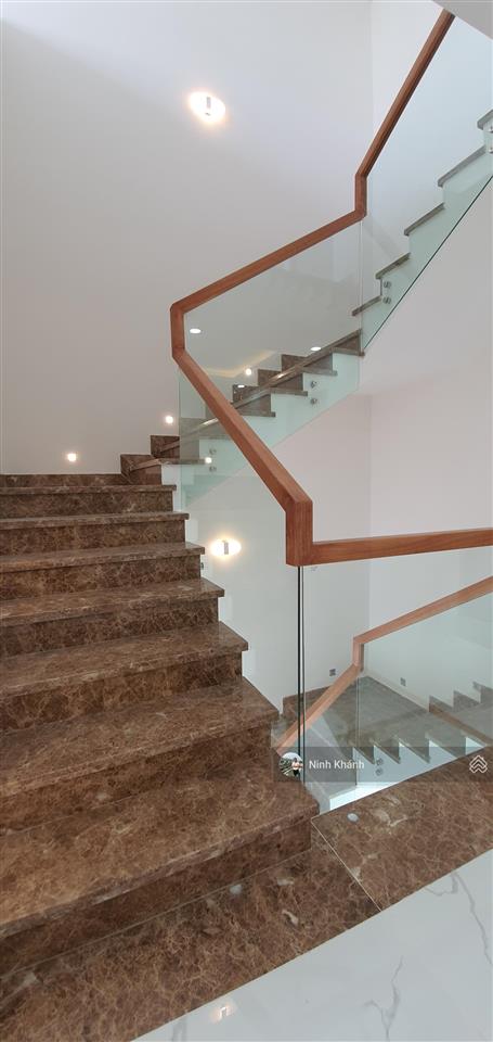 Chính chủ cần bán căn lavila nội thất cơ bản giá rẻ hơn thị trường 2 tỷ gọi ngay 0909 499 ***
