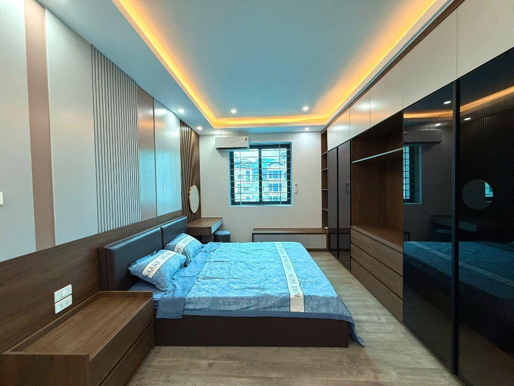Chủ nhà cần bán căn hộ VPKH và ĐT ngõ 1 Đông Quan , Cầu Giấy. Dt 84m2. Giá 7 tỷ