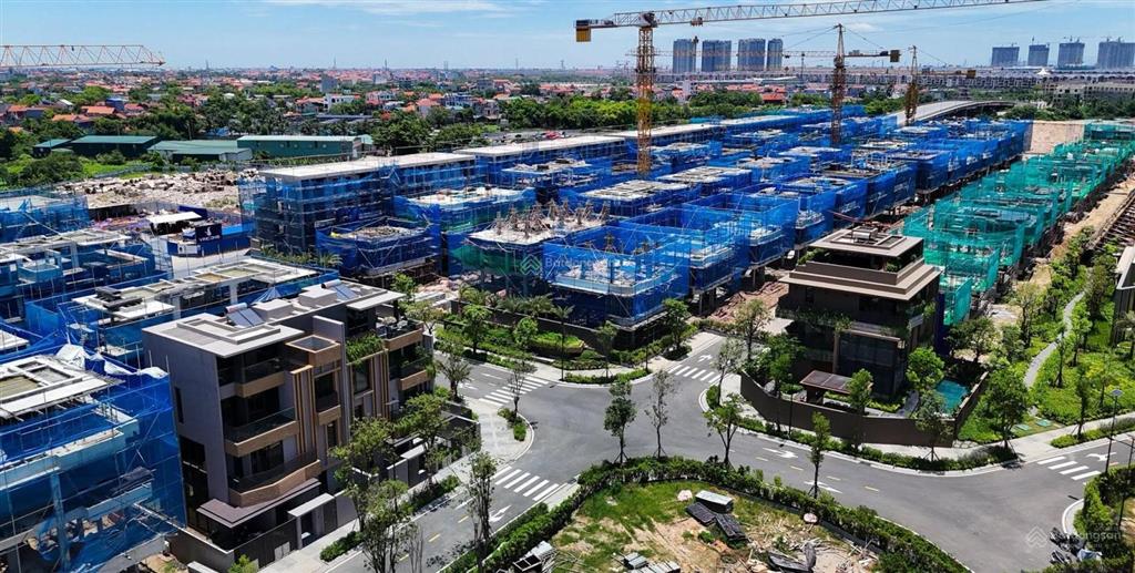 Chính chủ bán cắt lỗ thu tiền về biệt thự tứ lập khu khép kín the fullton.  0889 963 ***