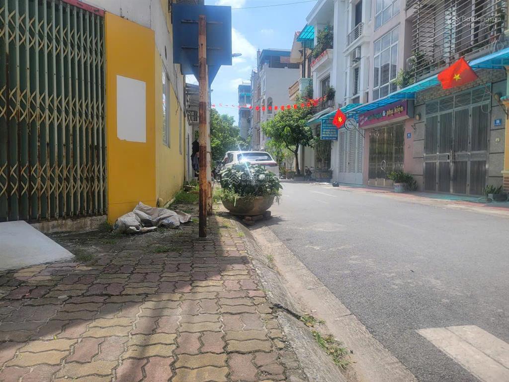 Chính chủ cần bán đất mặt đường lưu phái  lô góc  mặt tiền 18m  vỉa hè đỗ ô tô  đường 3 làn xe
