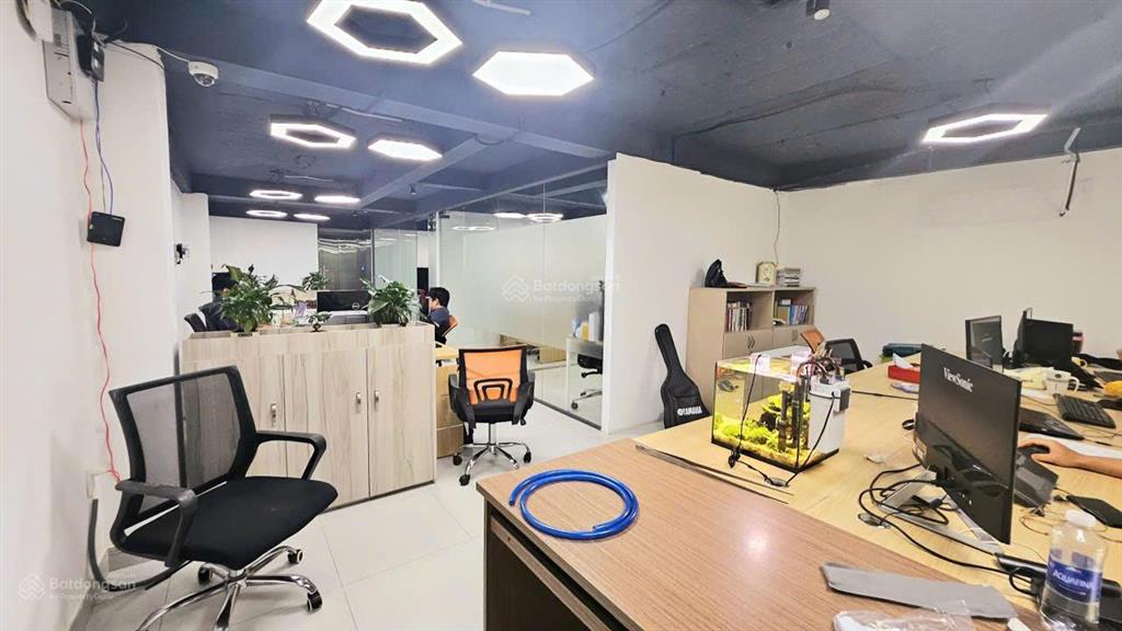 Chi office tòa nhà điện biên phủ ngay metro đối diện landmark 81, 75m2 tặng nội thất giá tốt