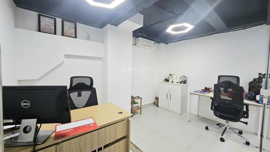 Chi office tòa nhà điện biên phủ ngay metro đối diện landmark 81, 75m2 tặng nội thất giá tốt