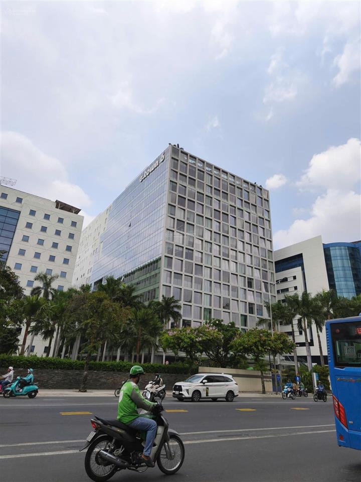 Mới  sàn văn phòng cao cấp 500m2 tại e.town 6  364 cộng hòa, gần sân bay, giá ưu đãi tốt