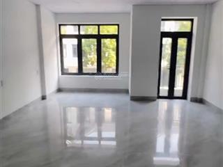 Cần cho thuê căn liền kề 4 tầng đã hoàn thiện có thang máy trong kdt hinode royal park, hoài đức.