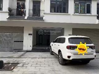 Cho thuê nhà liền kề 4 tầng hoàn thiện có thang máy phù hợp làm văn phòng  kdt hinode royal park