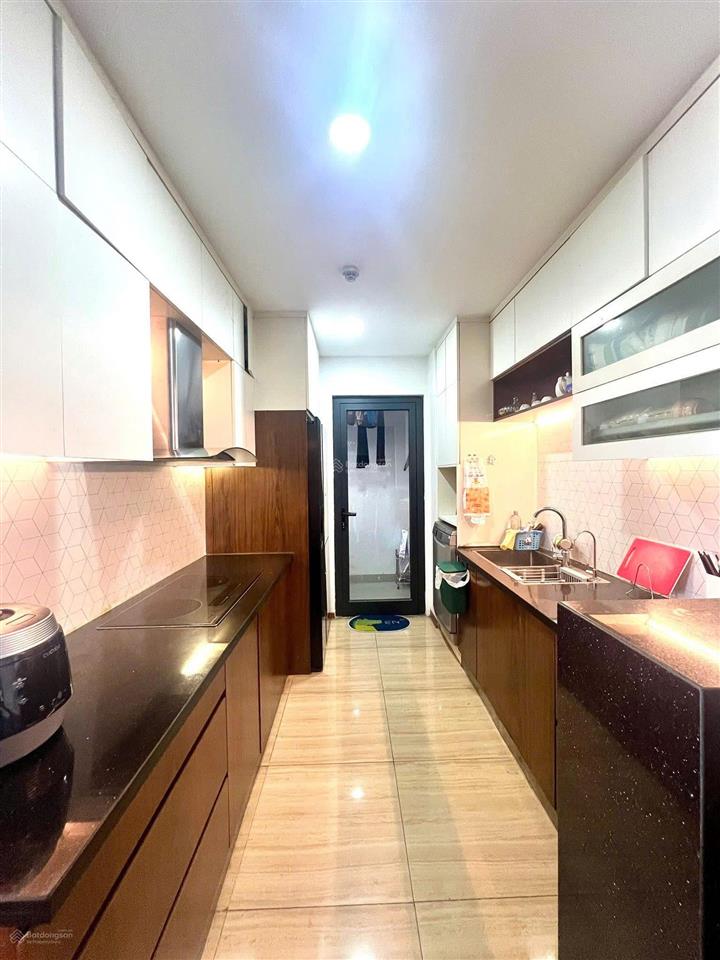 Chính chủ cần cho thuê roman plaza 2 ngủ full đồ mới giá 13tr/tháng vào luôn.  sdt 0888.066,098