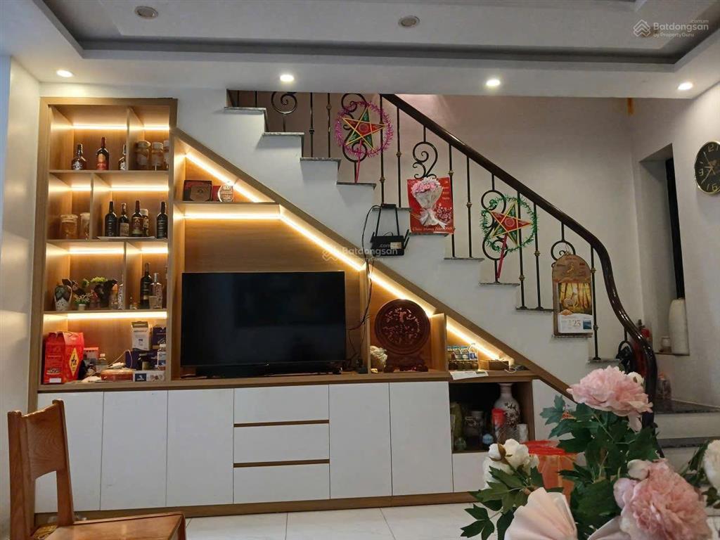 Bán mảnh đất đẹp ở thôn đản dị, gồm có nhà 3 tầng 1 tum, xã uy nỗ, huyện đông anh, tp hà nội