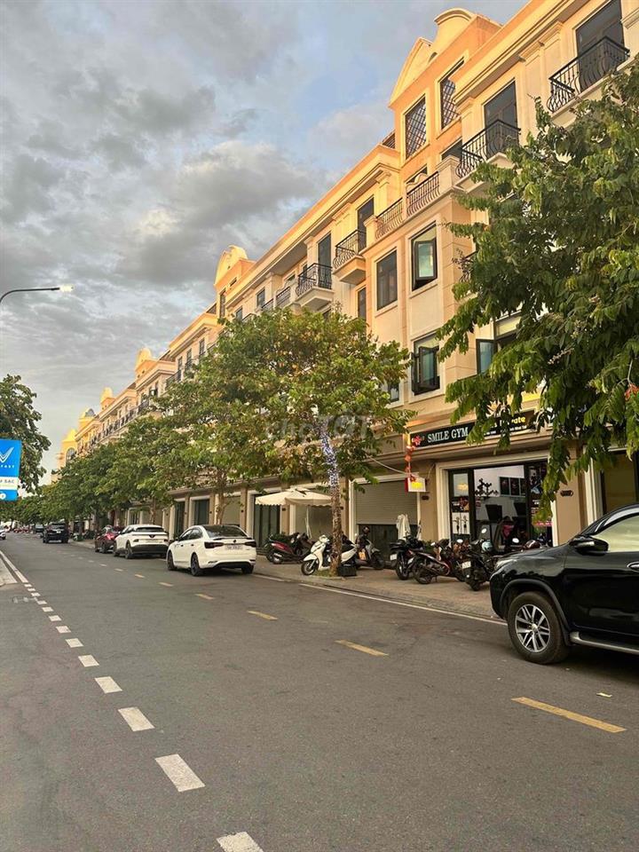Cần Bán Nhanh căn Siêu Vip giá Bao nét toàn Khu Đô Thị