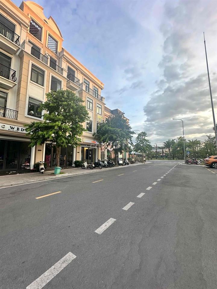 Cần Bán Nhanh căn Siêu Vip giá Bao nét toàn Khu Đô Thị