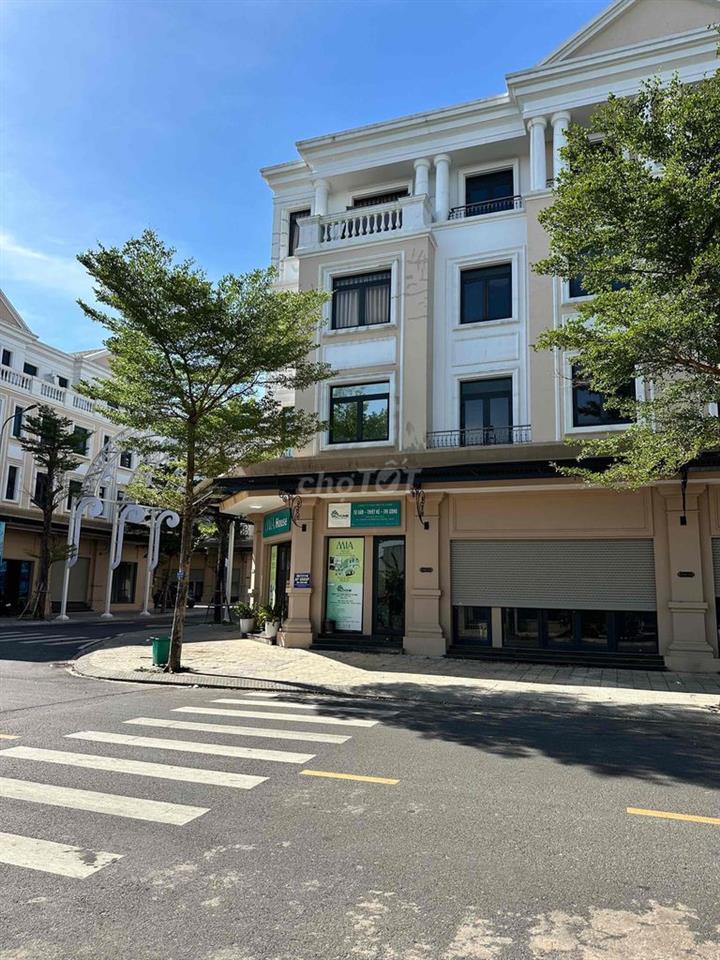 Cần bán căn Shophouse mặt tiền đường lớn Vincom Quảng Trị