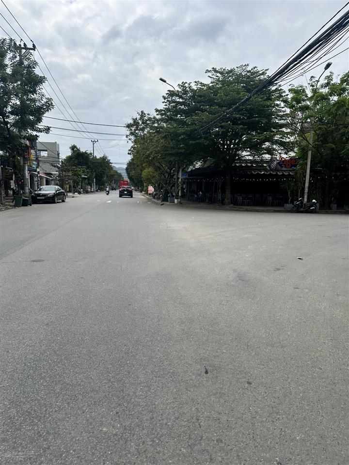 Cần bán đất góc 2 mặt tiền đường 10m5 nguyễn chánh, dt 310m2  vị trí kinh doanh  gần biển ntt