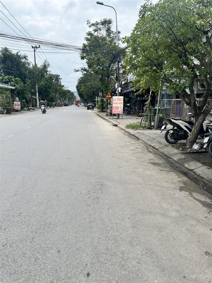 Cần bán đất góc 2 mặt tiền đường 10m5 nguyễn chánh, dt 310m2  vị trí kinh doanh  gần biển ntt