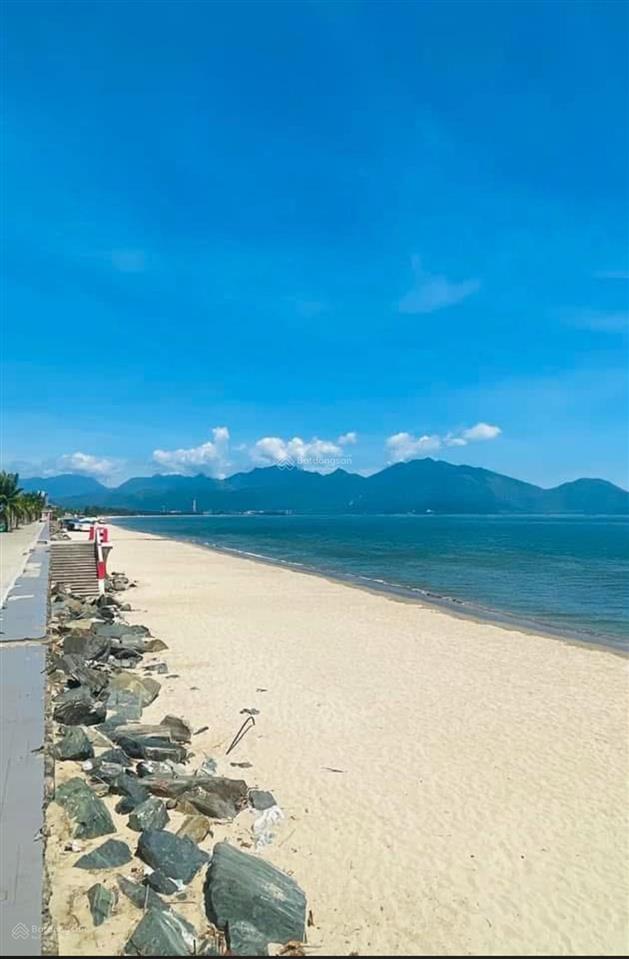 Bán cặp đất biển đường 45m nguyễn tất thành, dt 273m2 ngang 11m, lô đất 3 mặt tiền