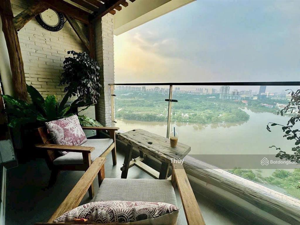 Bán giá tốt căn hộ the panorama pmh lầu cao view mát , vị trí đẹp , view sông giá bán chỉ 18,8 tỷ