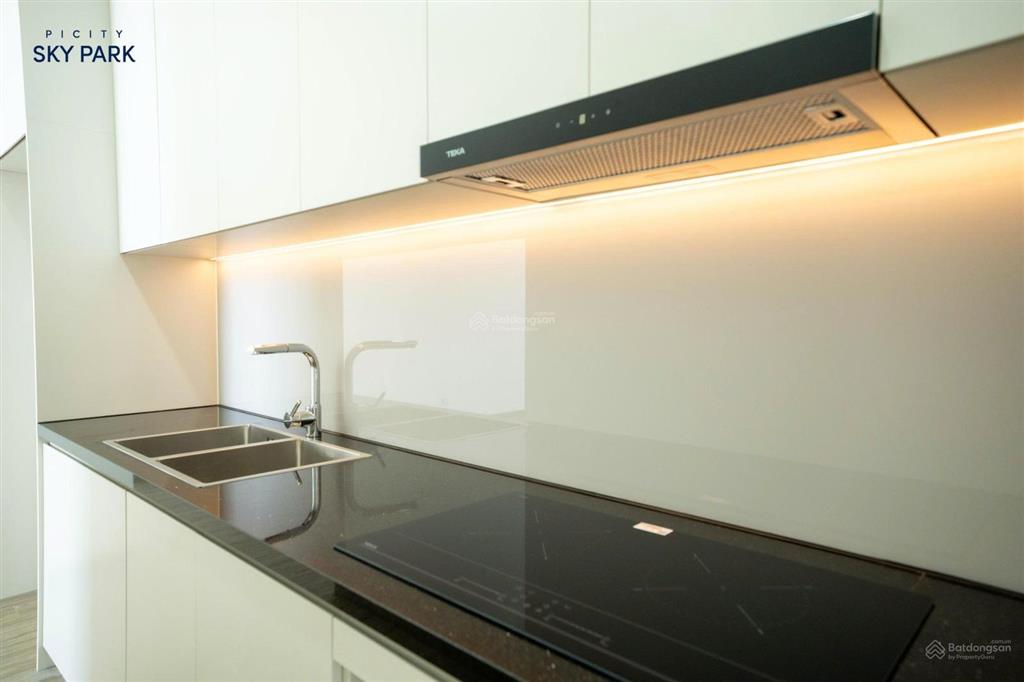 Cần bán lỗ căn 70m2 thiết kế góc, tầng đẹp view đẹp dự án picity sky park.  0902 471 ***