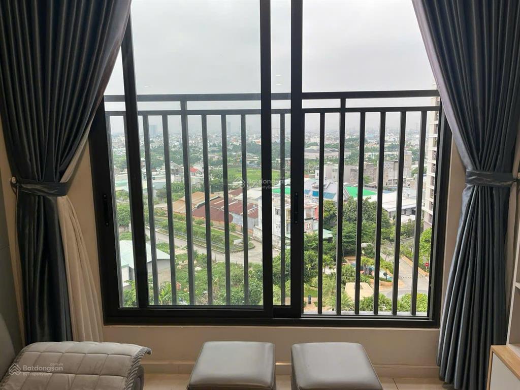 Cần bán căn 2pn1wc full nội thất đẹp, đã có sổ hồng, view đông, tầng trung.  0902 471 ***