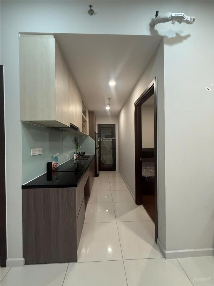 Cần cho thuê căn 2pn2wc full nội thất đẹp, ở liền, view mát, tầng đẹp.  0902 471 ***