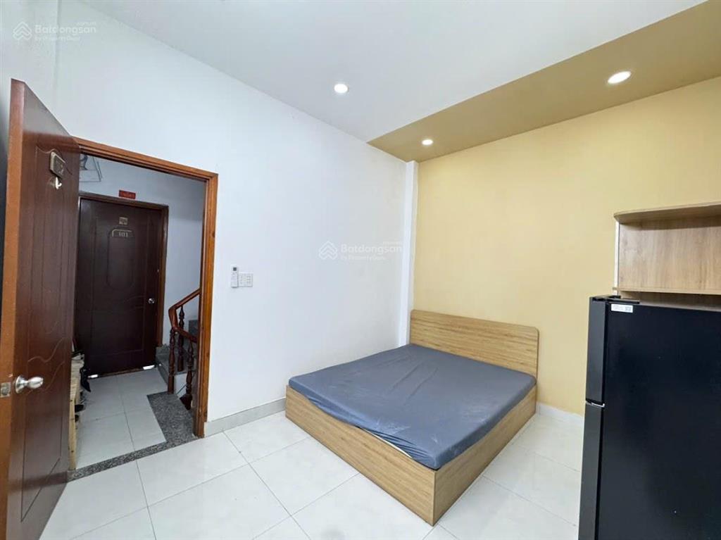 Chdv mới full nội thất cửa sổ trời ngay đh nguyễn tất thành, vườn lài