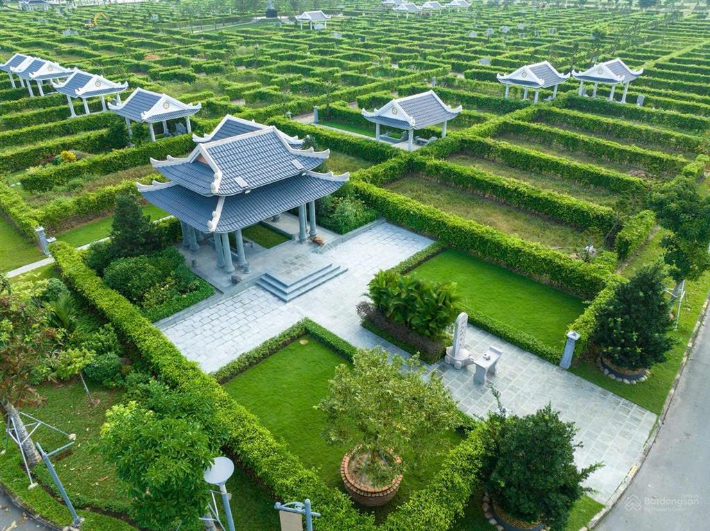 Mộ gia tộc chỉ còn lô duy nhất còn giá 1,45 tỷ. quý anh chị  gấp còn kịp ạ.