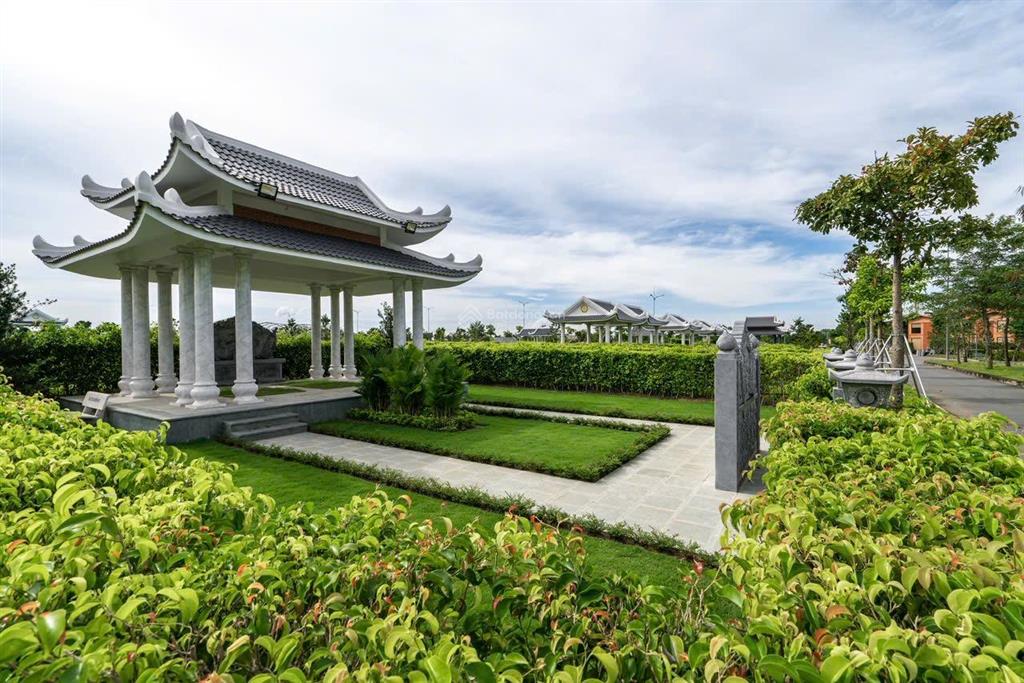Mộ gia tộc chỉ còn lô duy nhất còn giá 1,45 tỷ. quý anh chị  gấp còn kịp ạ.