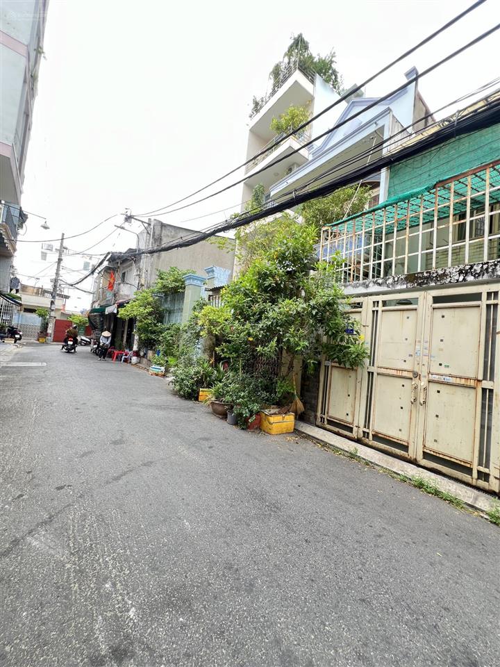 Hẻm ô tô thông ( 3.3m x 17m)  khu dân trí cao đường thạch lam gần luỹ bán bích tân phú
