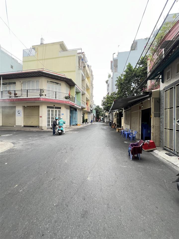 Hẻm ô tô thông ( 3.3m x 17m)  khu dân trí cao đường thạch lam gần luỹ bán bích tân phú