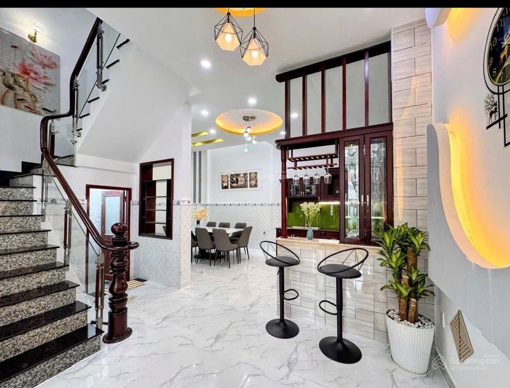 Hiếm siêu ngon 3 tầng ( 4m x 11m) gần độc lập tân sơn nhì  hẻm ô tô 8 mét
