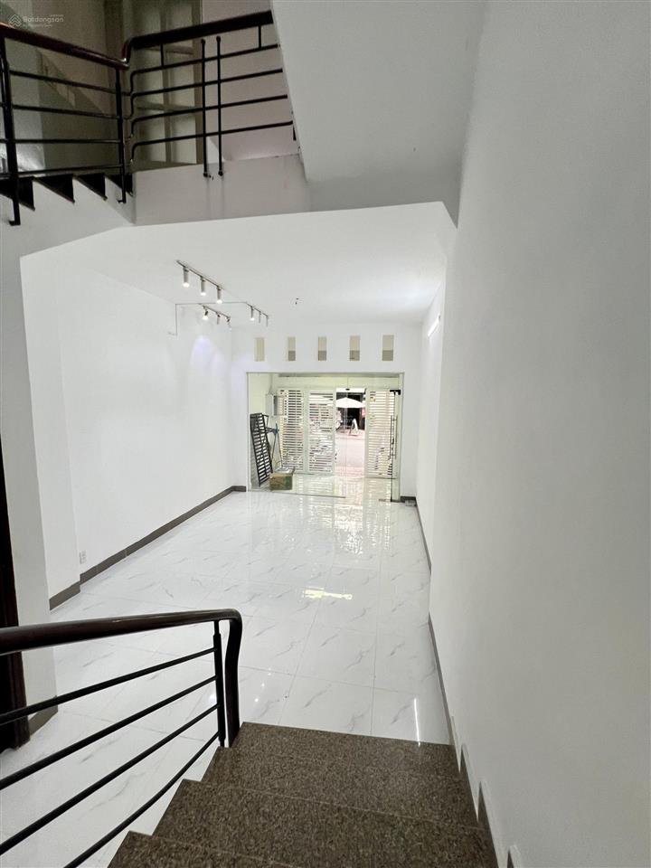 Cho thuê nhà nguyên căn 5pn (4m x 19m) đường thống nhất, tân sơn nhì vào ở ngay