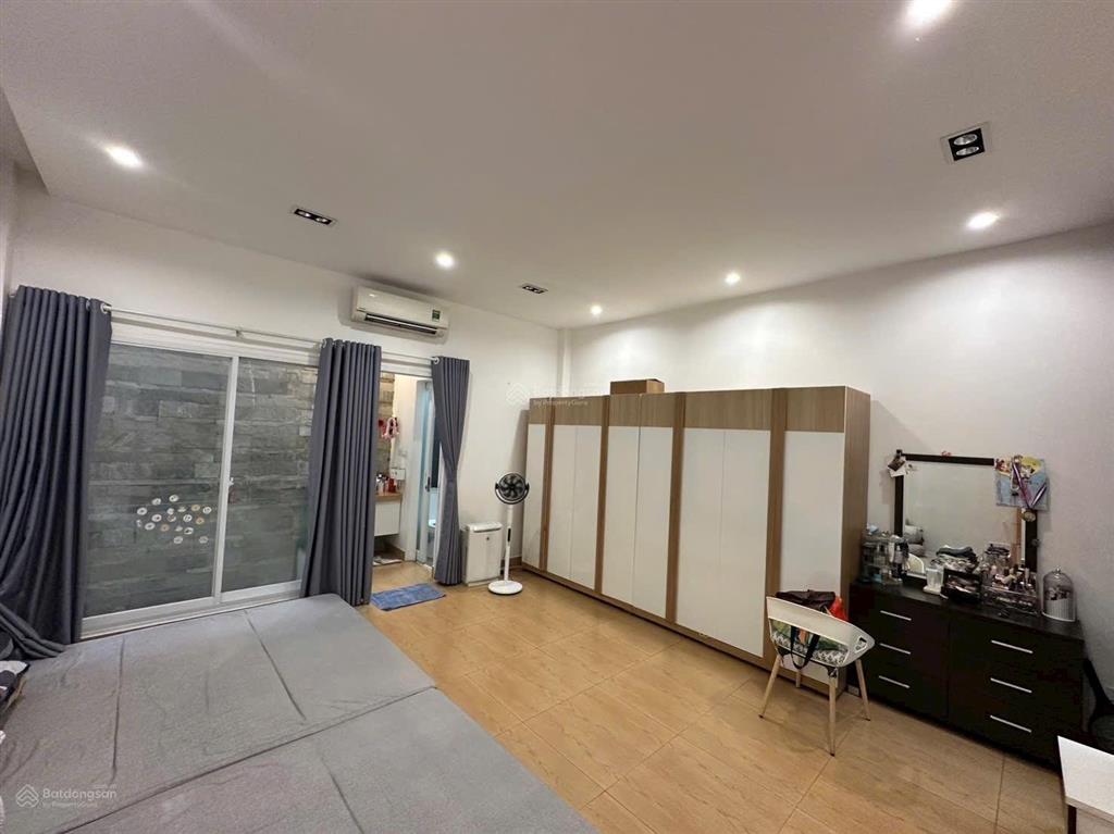 Cho thuê nhà tân sơn nhì tân phú  full nội thất (5m x 18m) mới đẹp