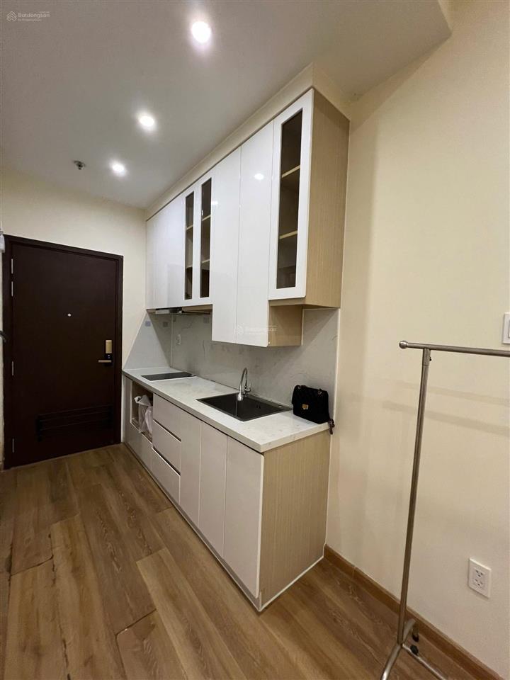 Cho thuê 9 triệu/th orchard garden  novaland 1 phòng ngủ 1wc nội thất cơ bản 35m2 gần sân bay 35m2