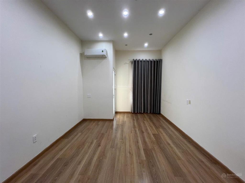 Cho thuê 9 triệu/th orchard garden  novaland 1 phòng ngủ 1wc nội thất cơ bản 35m2 gần sân bay 35m2