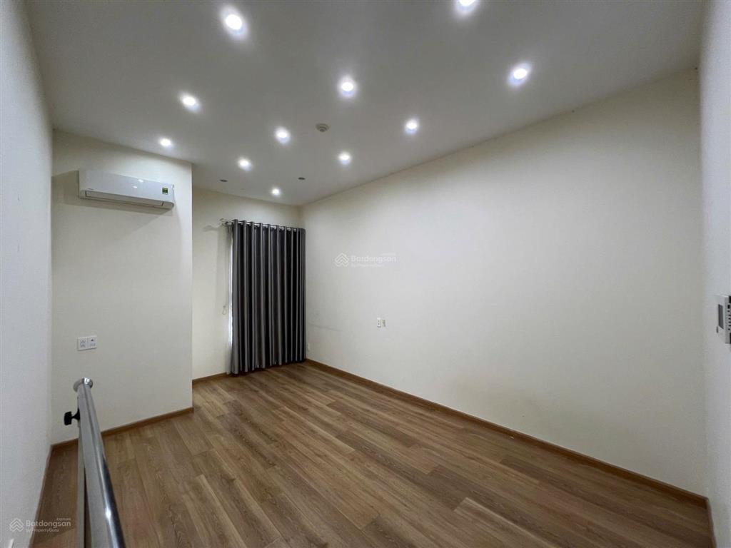 Cho thuê 9 triệu/th orchard garden  novaland 1 phòng ngủ 1wc nội thất cơ bản 35m2 gần sân bay 35m2