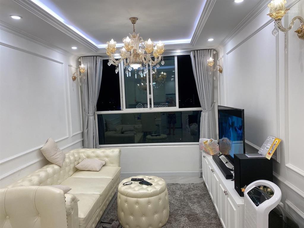 Cần bán căn hộ duy nhất có sổ hồng 6.9tỷ 2 phòng ngủ 2wc nội thất đầy đủ orchard garden  novaland