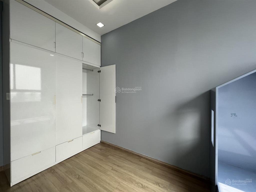 Căn góc cho thuê nội thất gần đủ toà orchard parkview  novaland 3 phòng 2wc 19 triệu/tháng 100m2