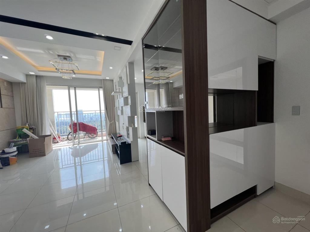 Căn góc cho thuê nội thất gần đủ toà orchard parkview  novaland 3 phòng 2wc 19 triệu/tháng 100m2
