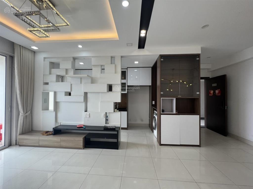 Căn góc cho thuê nội thất gần đủ toà orchard parkview  novaland 3 phòng 2wc 19 triệu/tháng 100m2