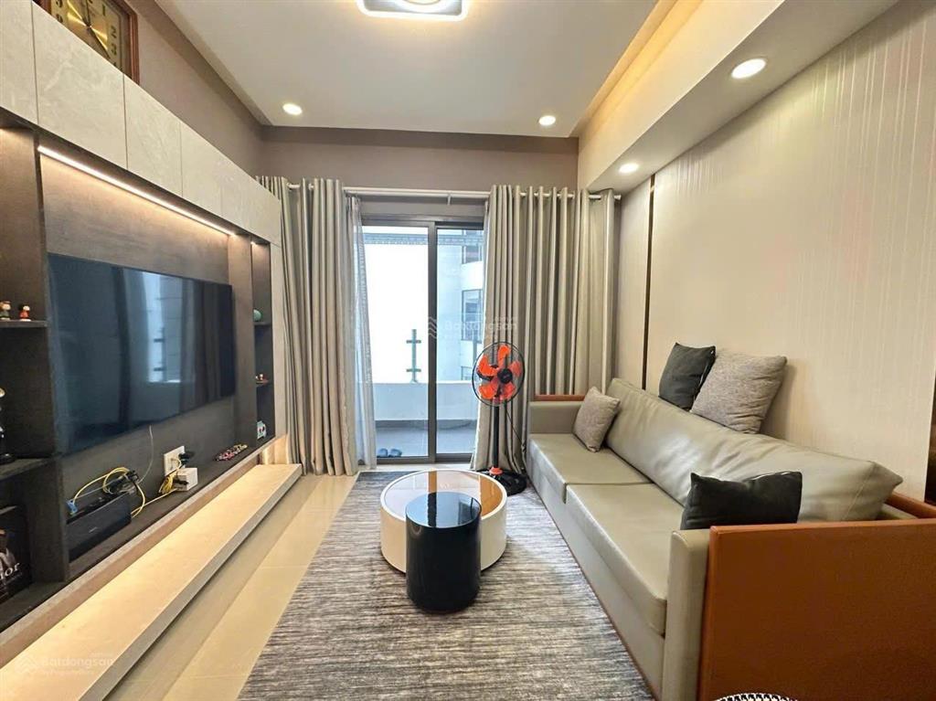 Bán căn hộ 5.9tỷ nội thất đầy đủ golden mansion  novaland 2phòng ngủ 2wc 69m2 sát sân bay tầng cao